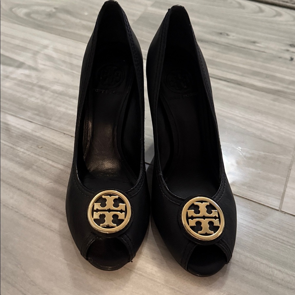 Tory Burch Aurelia Landed Capra Leat Wedge Size 9